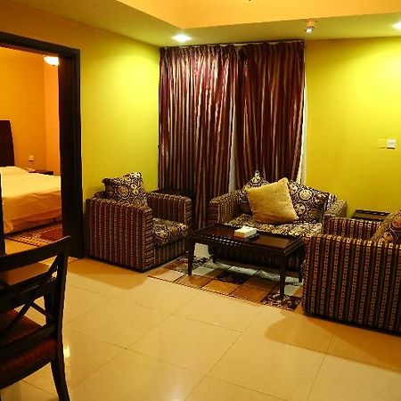 Golden Square Hotel Apartments Dubai Bagian luar foto