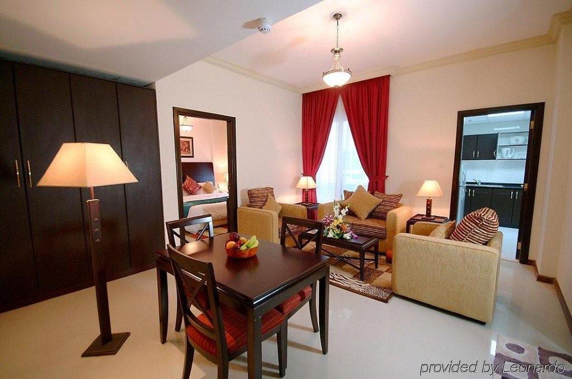 Golden Square Hotel Apartments Dubai Bagian luar foto