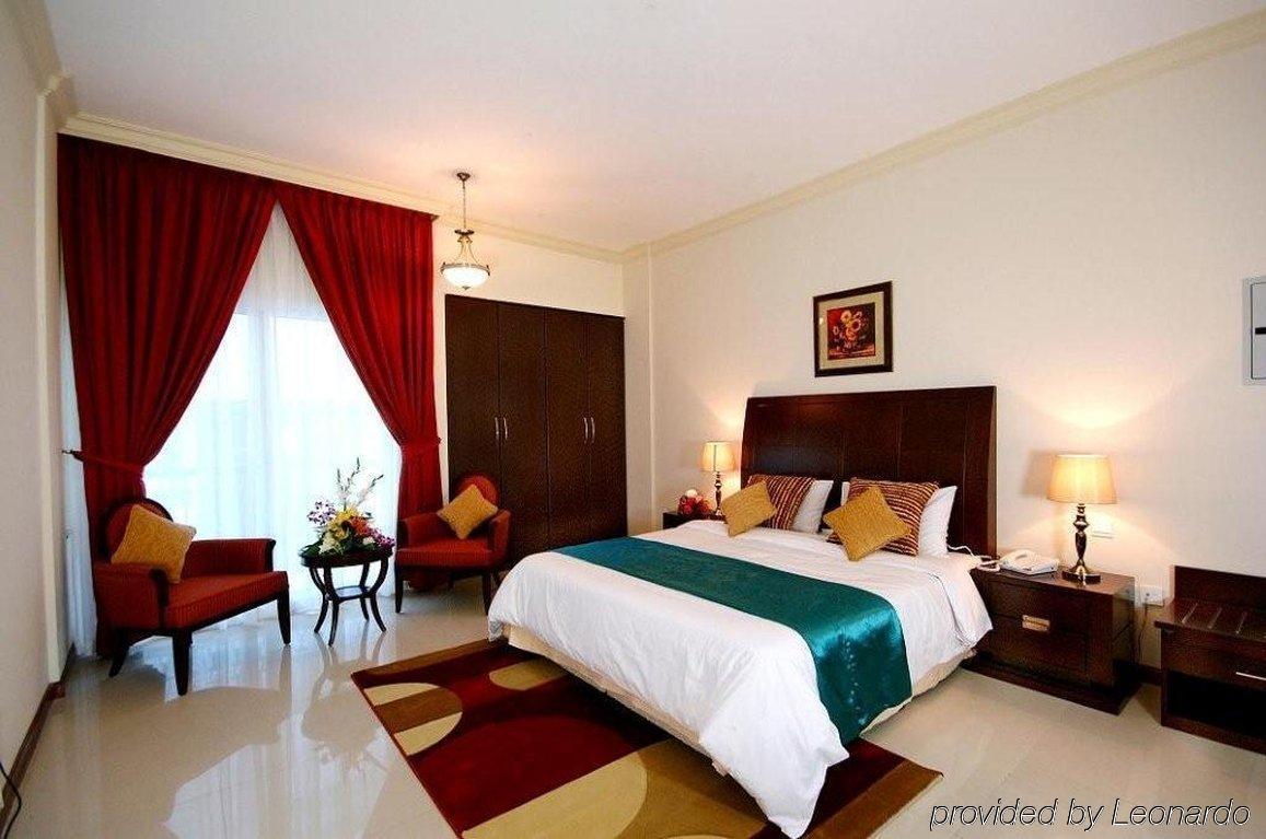 Golden Square Hotel Apartments Dubai Bagian luar foto