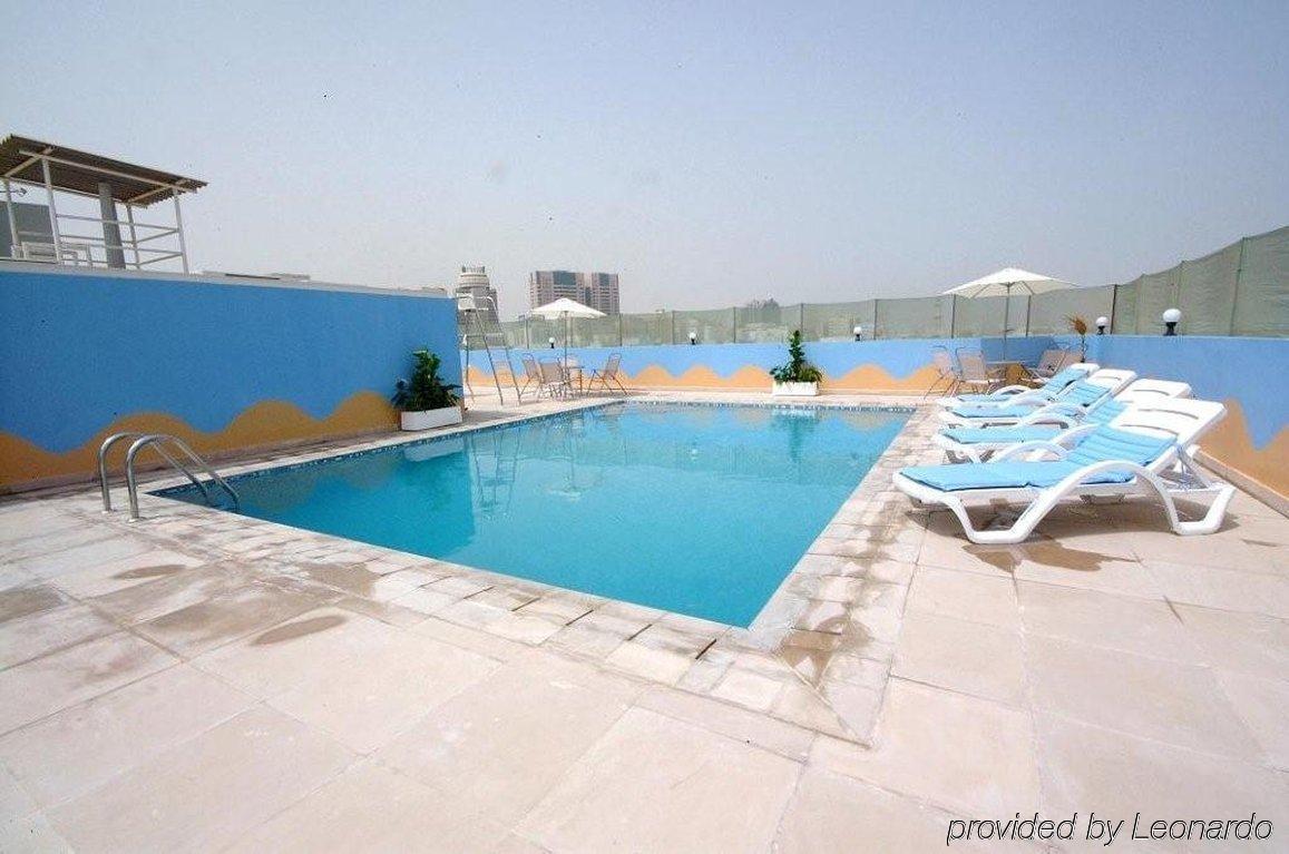 Golden Square Hotel Apartments Dubai Bagian luar foto