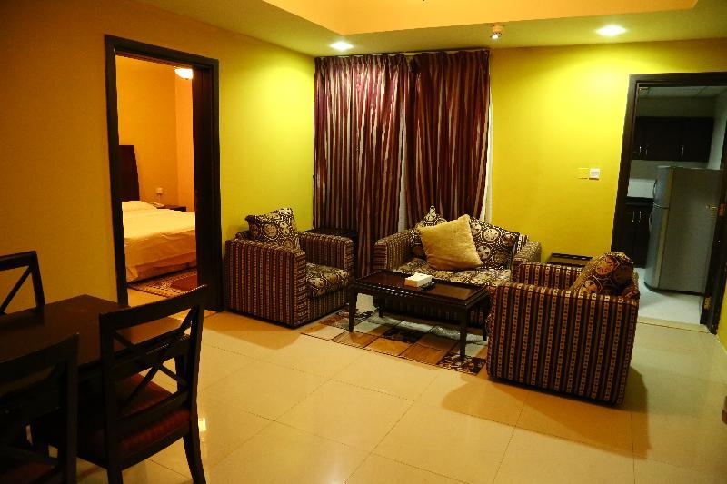 Golden Square Hotel Apartments Dubai Bagian luar foto