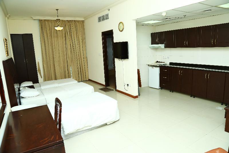 Golden Square Hotel Apartments Dubai Bagian luar foto