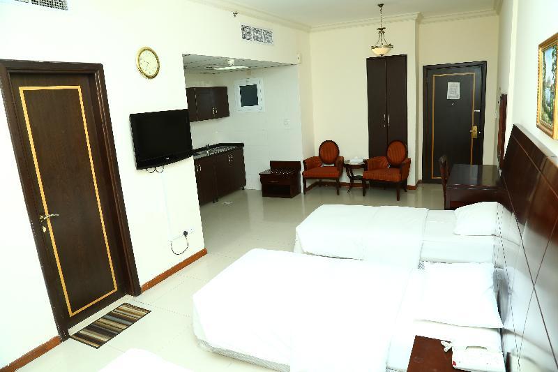 Golden Square Hotel Apartments Dubai Bagian luar foto