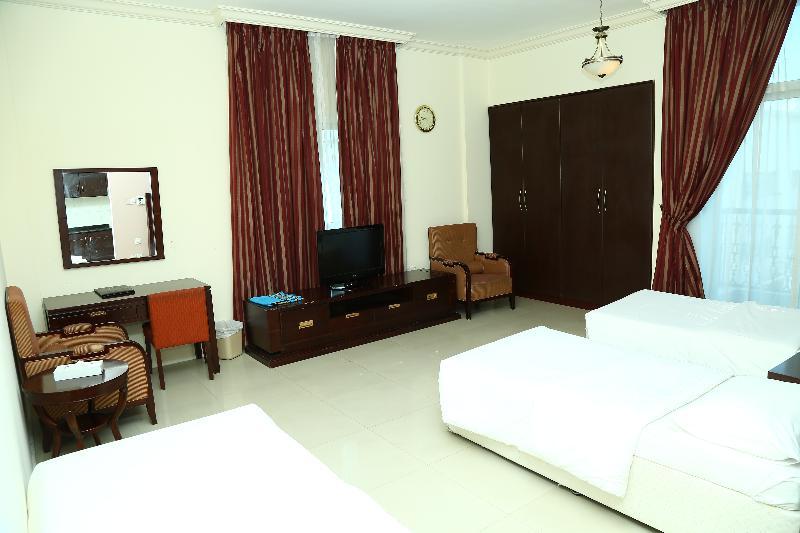 Golden Square Hotel Apartments Dubai Bagian luar foto