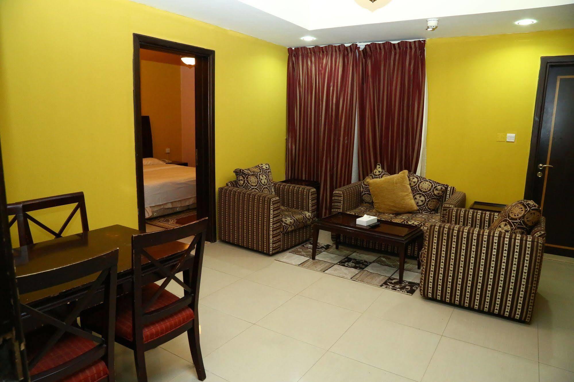 Golden Square Hotel Apartments Dubai Bagian luar foto