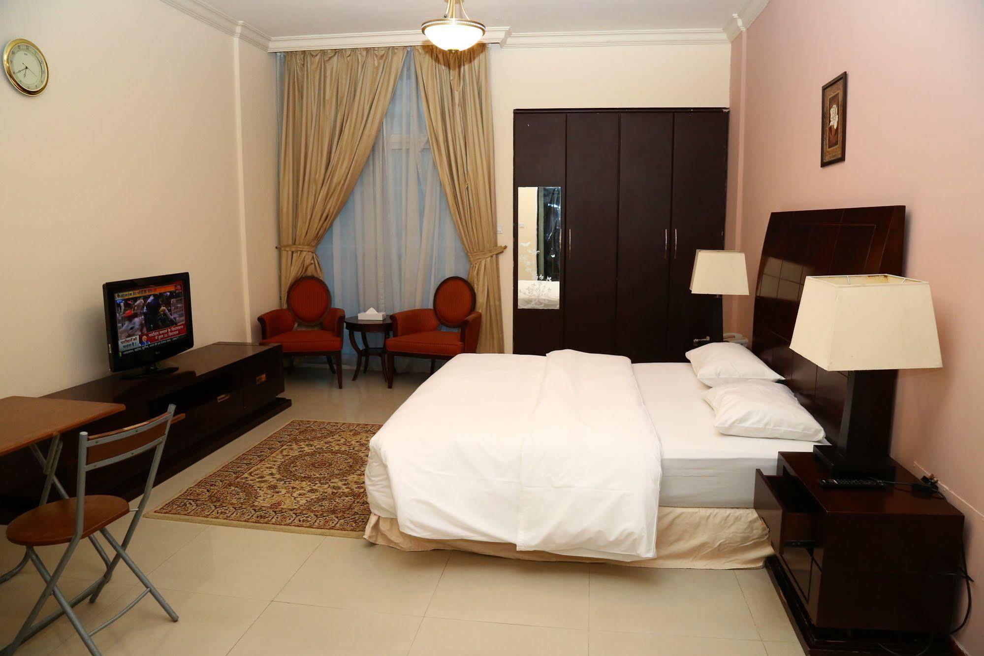 Golden Square Hotel Apartments Dubai Bagian luar foto